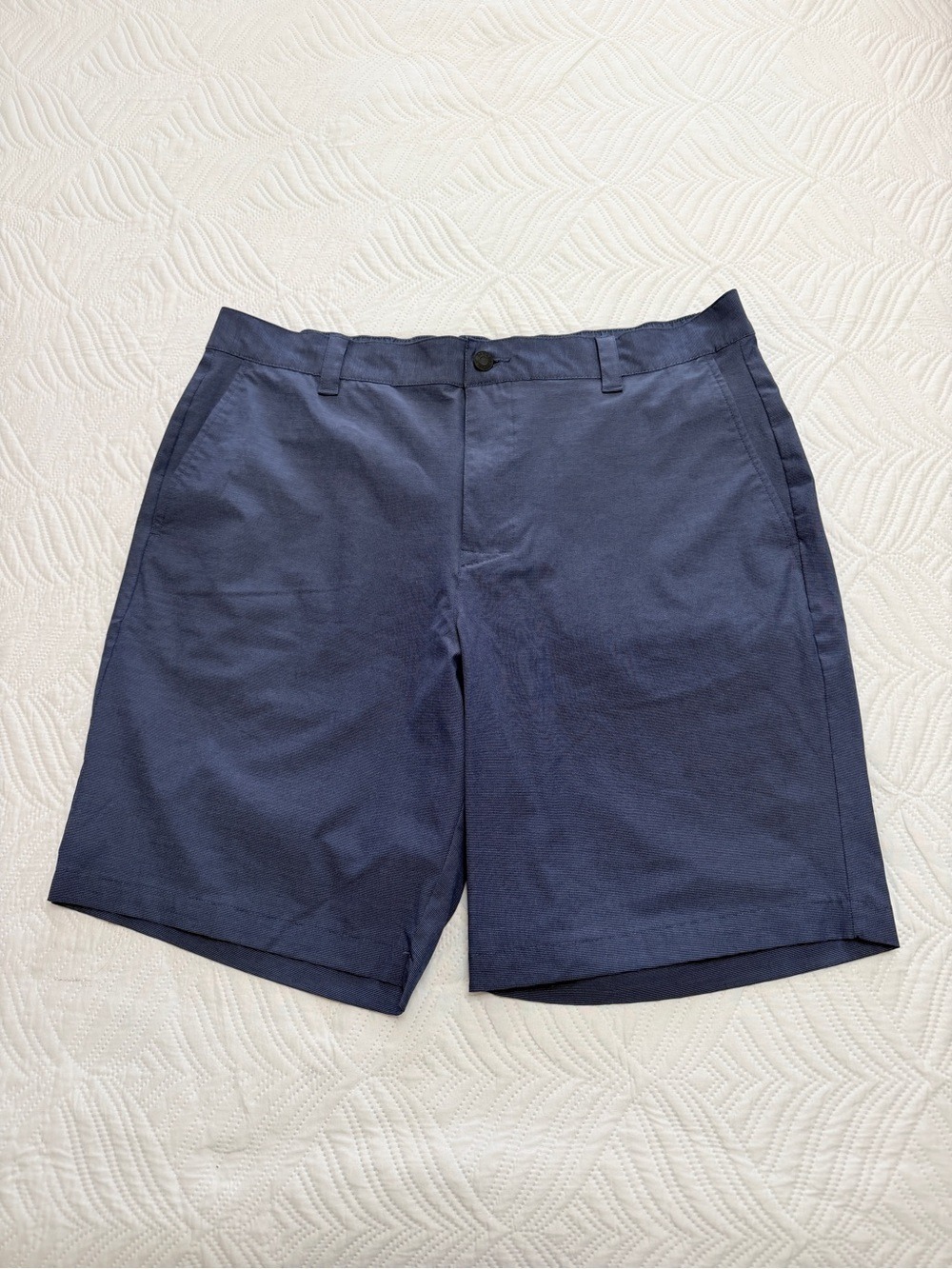 Banana Republic Men’s Classic Navy Casual Active Shorts. Size 38
